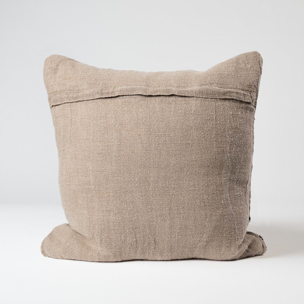 Retreat Cushion - Natural/Ivory/Black