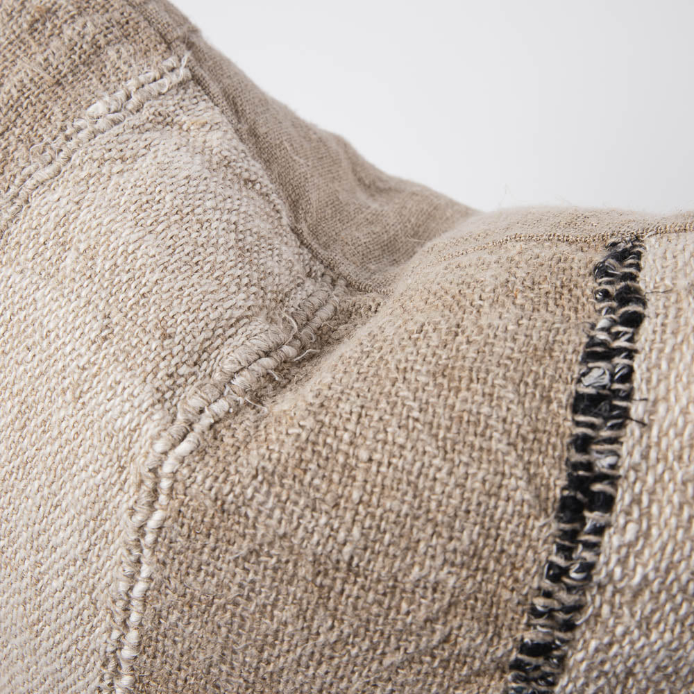 Retreat Cushion - Natural/Ivory/Black