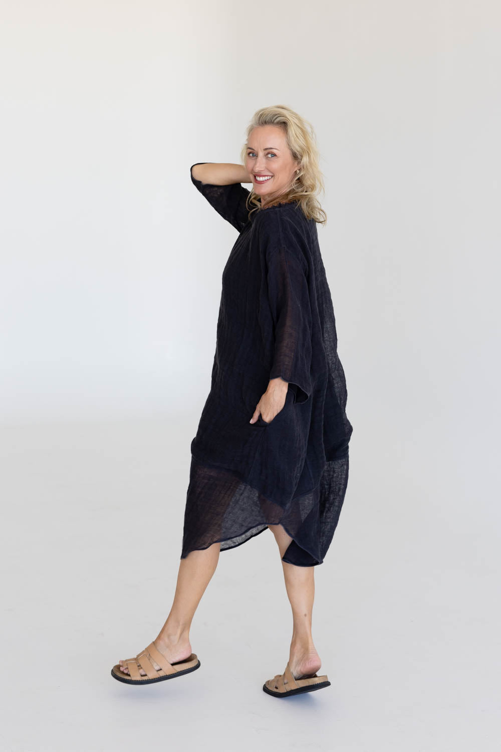 Luxe Malle Linen Dress - Midnight - Eadie Lifestyle