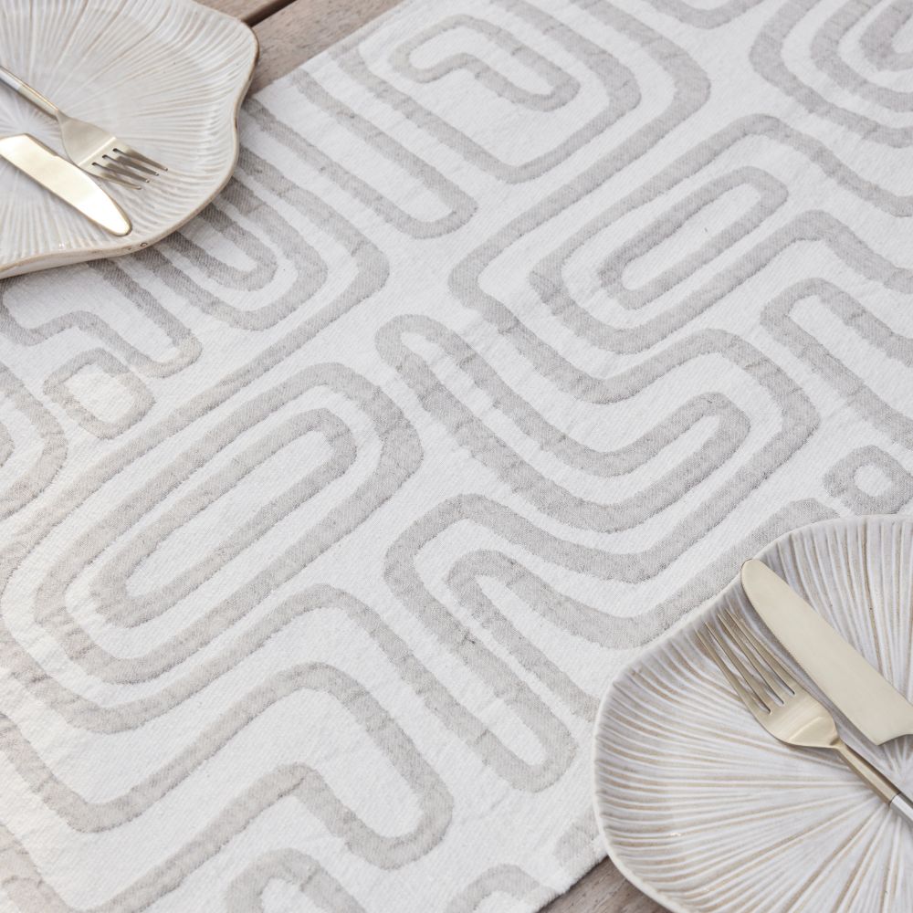 Wander Table Runner - White/Natural