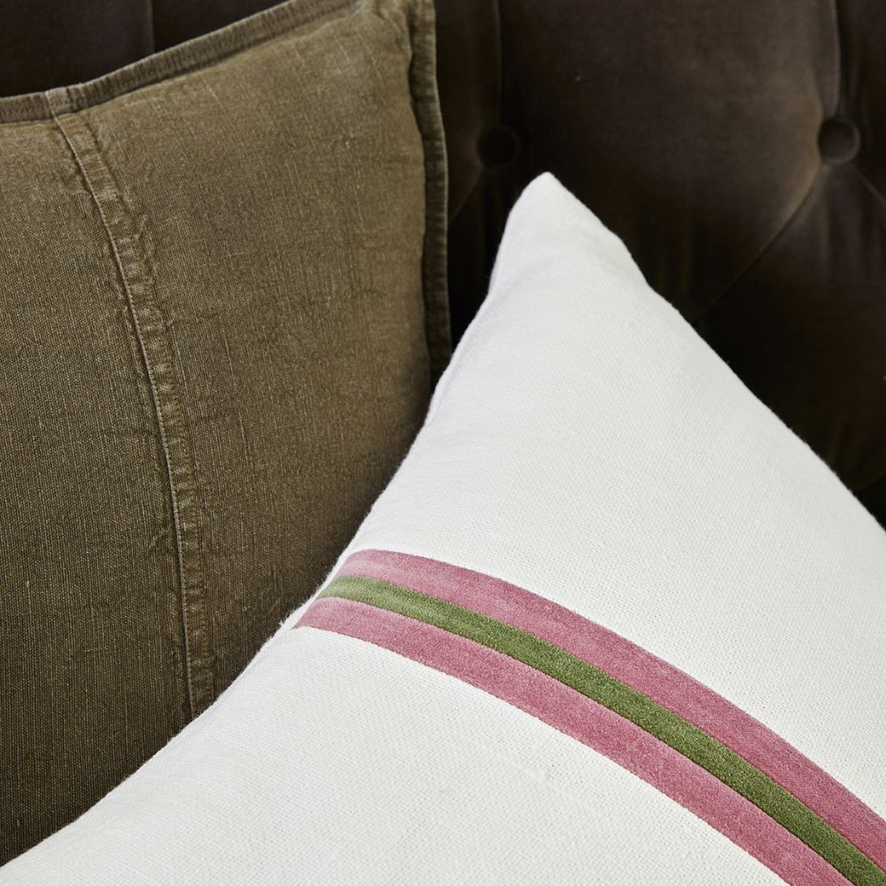 Ribbon Cushion - White/Burgundy/Green