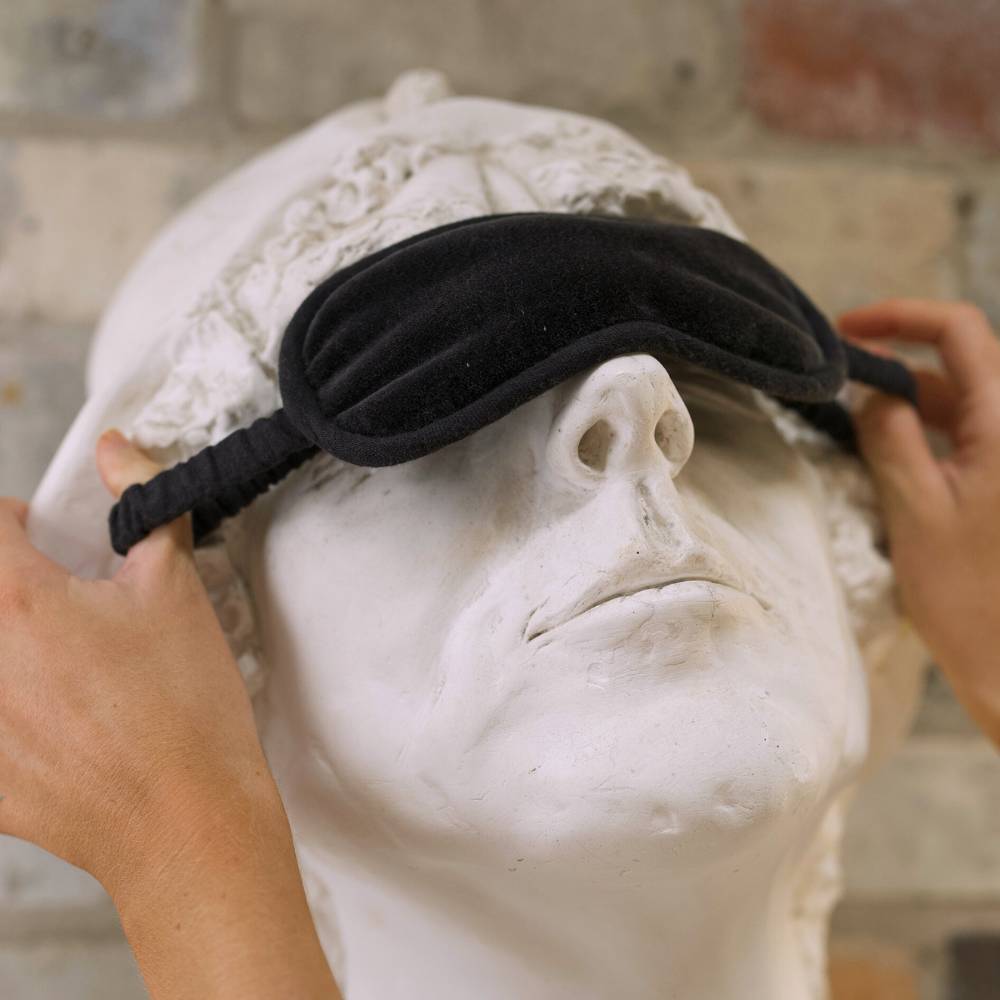 Evelyn Velvet Eye Mask with Velvet Bag - Midnight