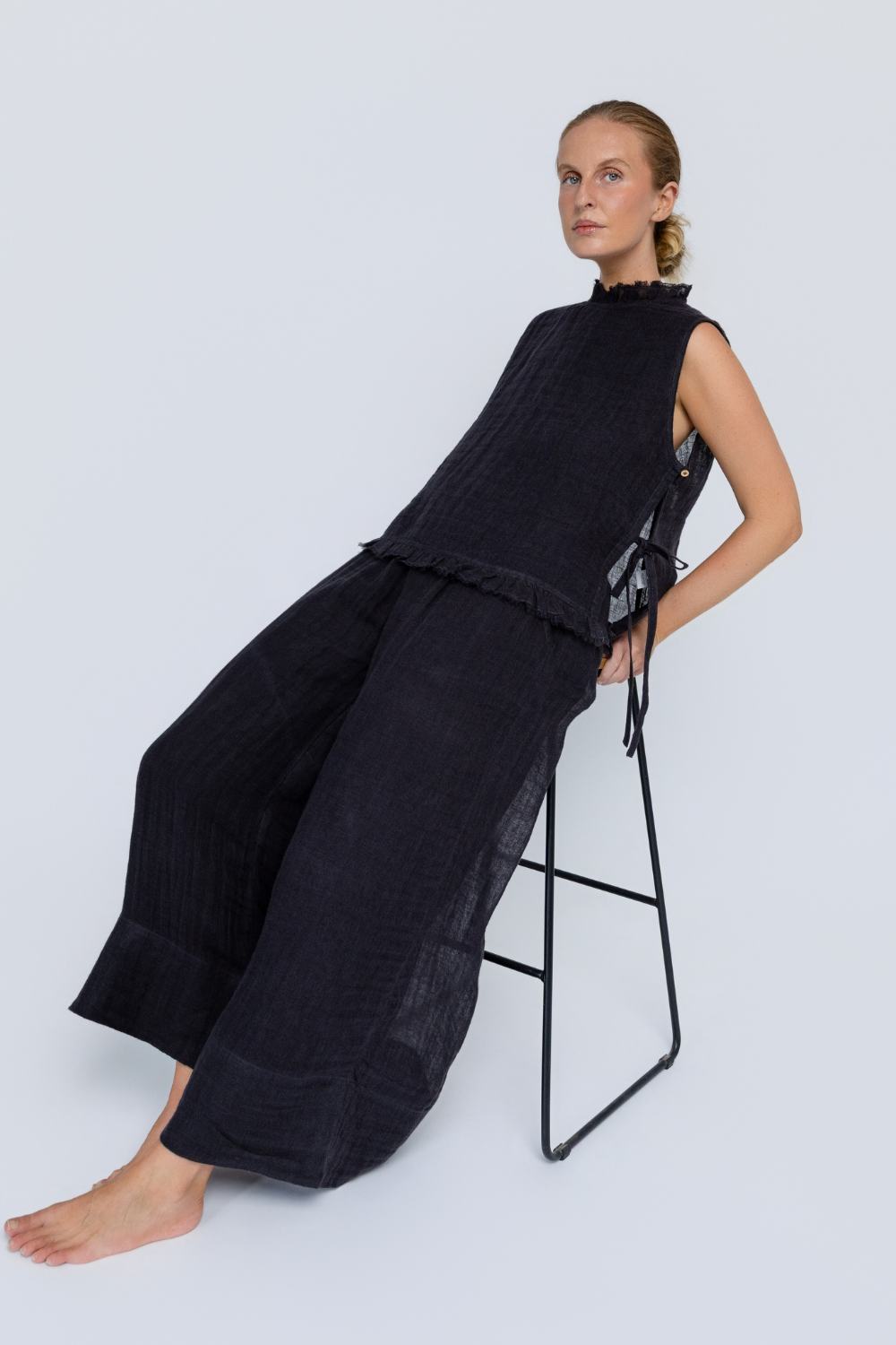 Ava Linen Top - Midnight
