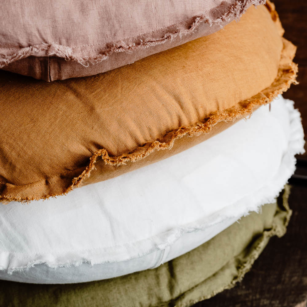 Lulu Linen Cushion stack