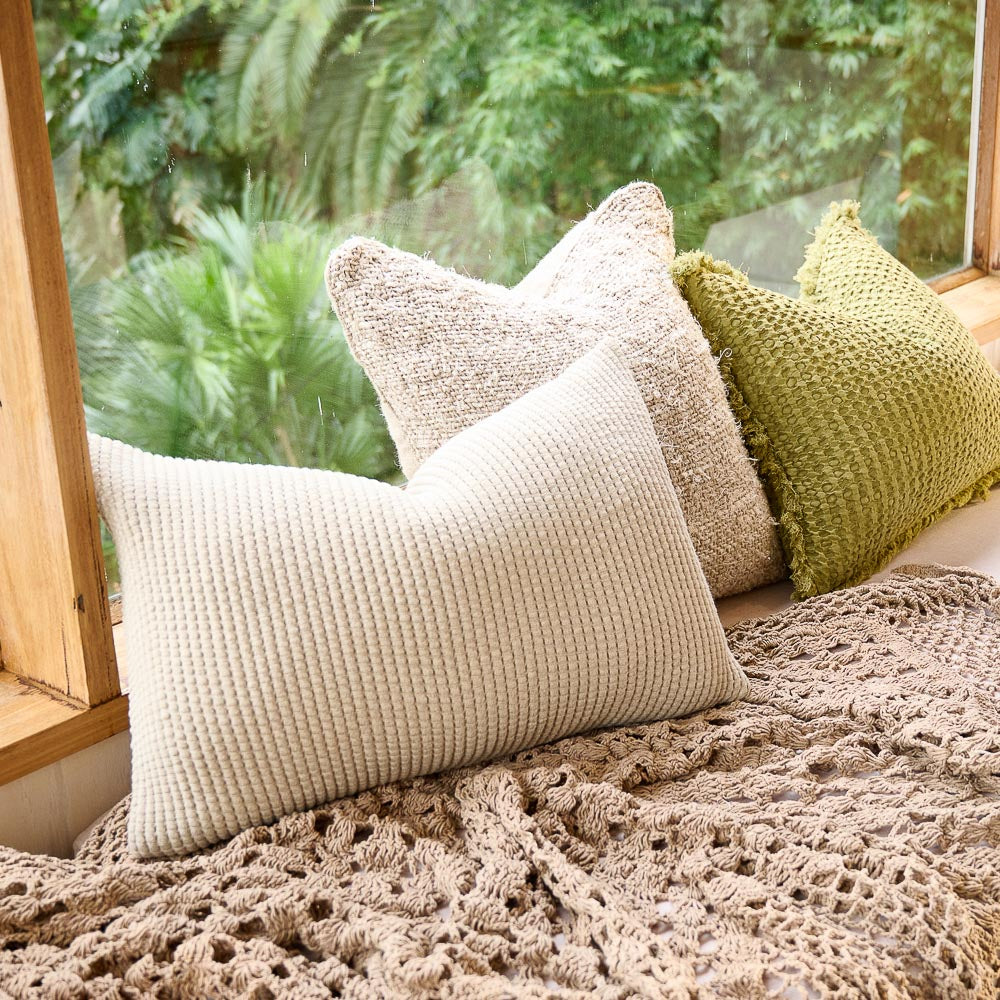 Favo Cushion - Ivory