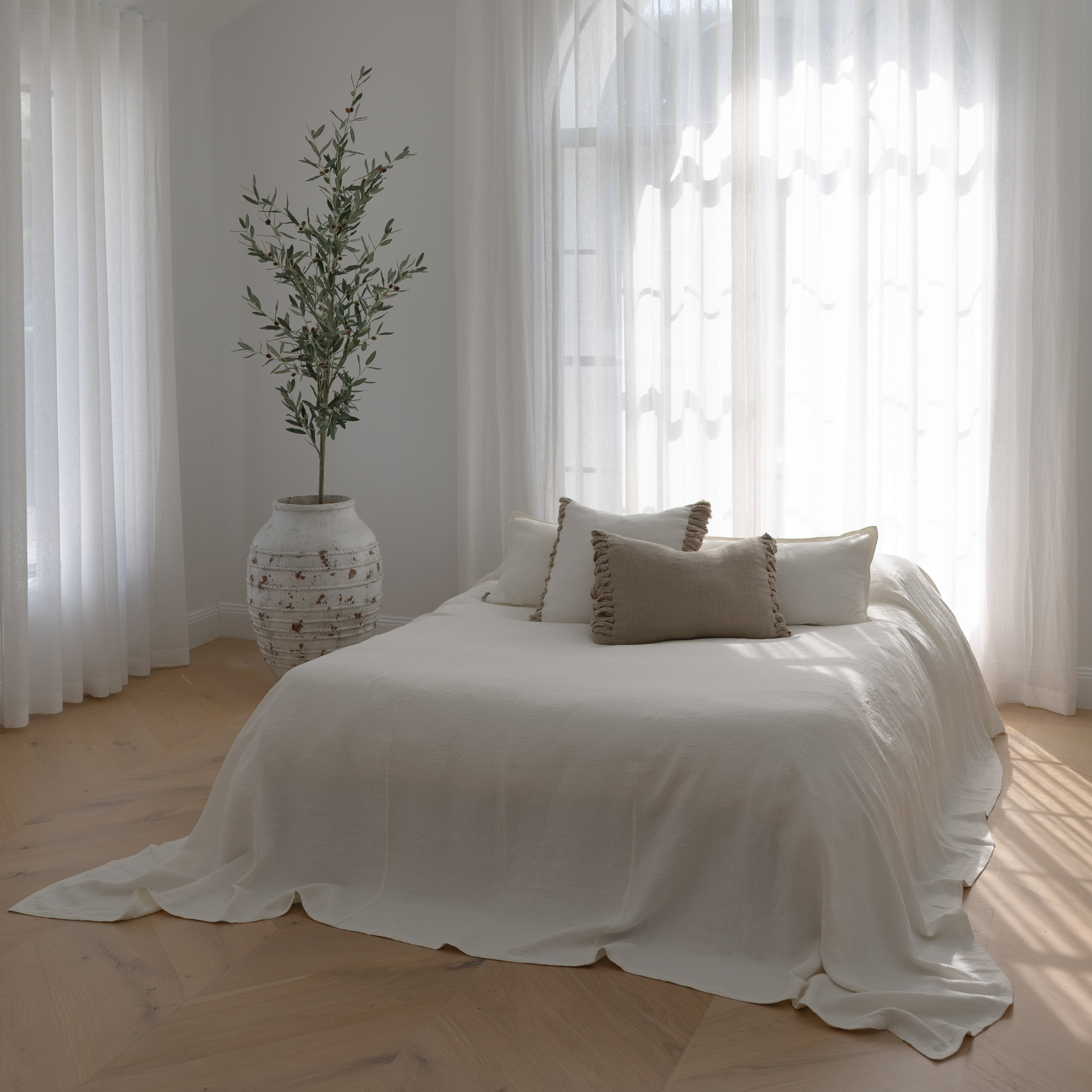 Luca Linen Bed Cover - Off White