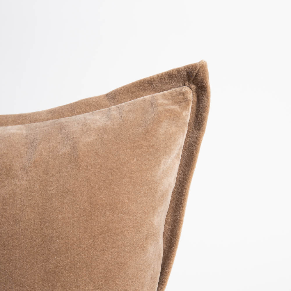 Evelyn Velvet Long Lumbar- Natural