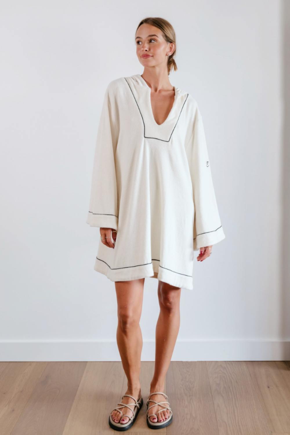 Empire State-Ment Mini - White with Black Piping