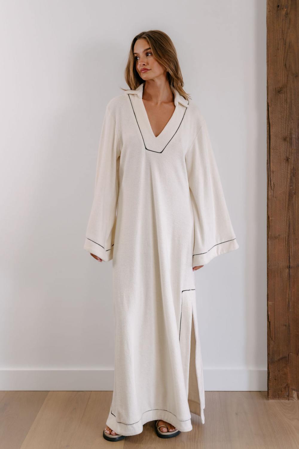 Empire State-Ment Kaftan - White with Black Piping