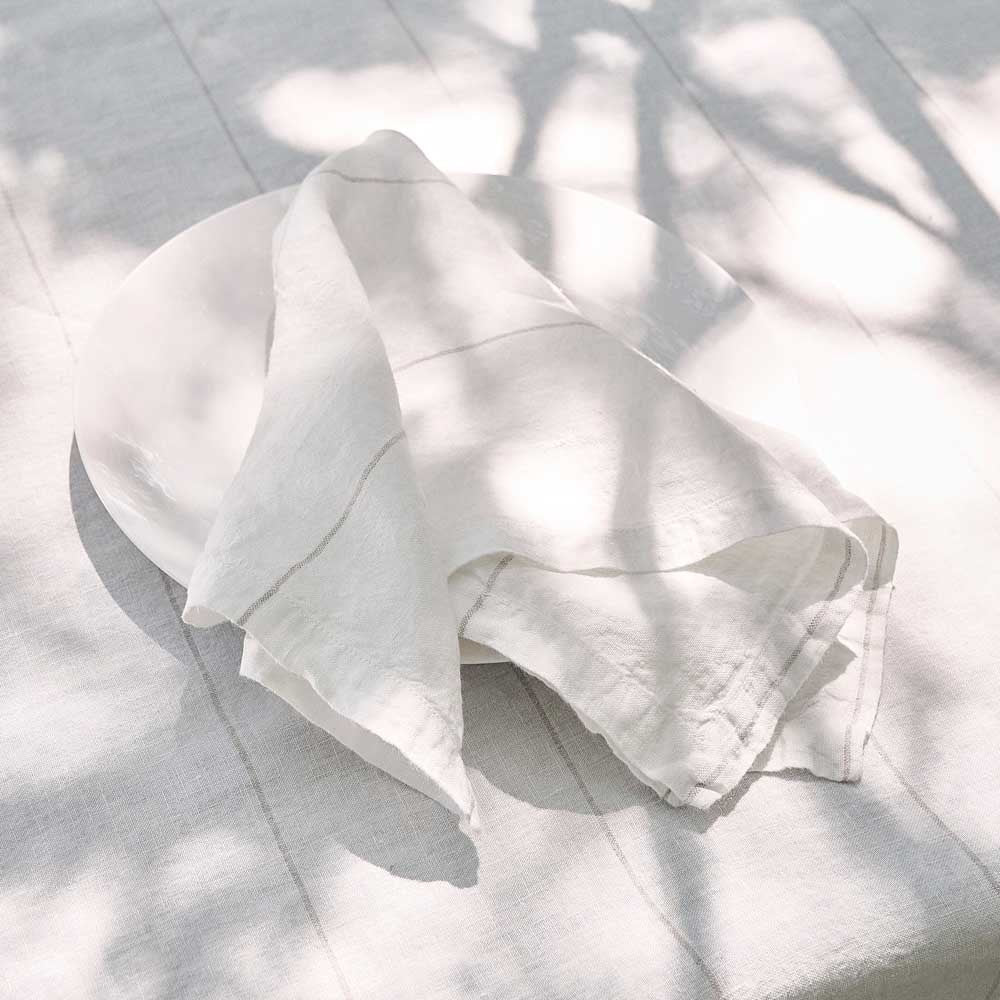 French Linen Carter Napkin Set - White w&