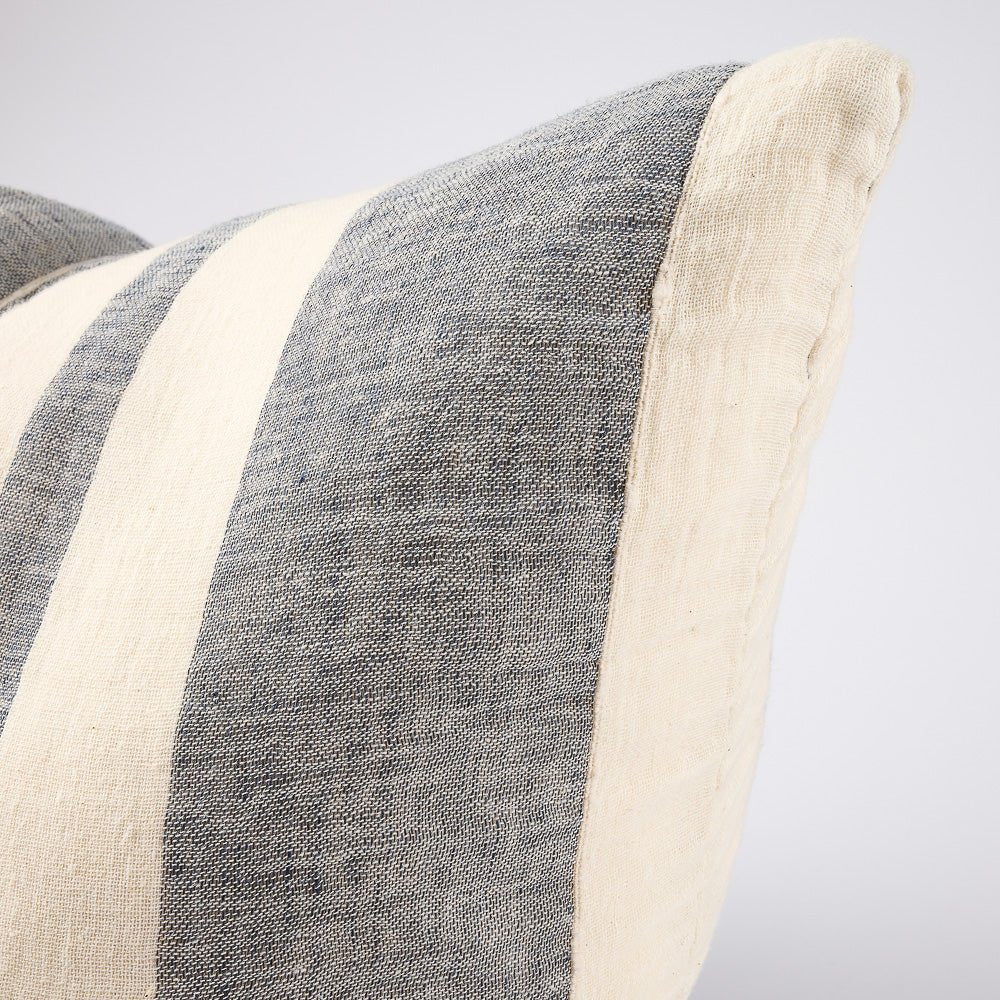 Lido Linen Cushion - White/Navy - Eadie Lifestyle