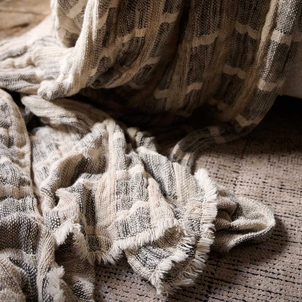 Petra Linen Throw - Eadie Lifestyle